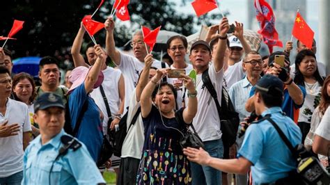 Hong Kong Protests Thousands Rally In Support Of Police And Beijing