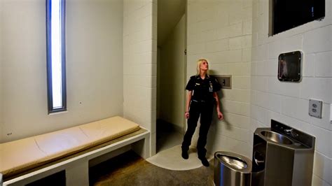 Minnesota Prisons Lengthen Solitary Stays Inmates Sent To ‘the Hole