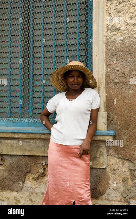 Woman Old Town Mombasa Kenya Stock Photo Alamy