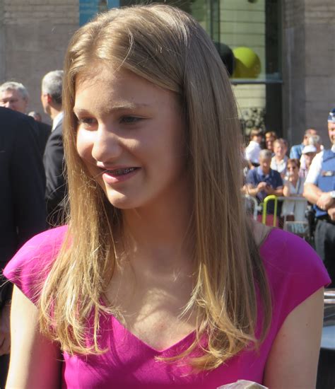 Une formation d'un mois qui s'inscrit dans son cursus à l'école royale militaire qu'elle a intégré le 31 août dernier. Élisabeth de Belgique - Vikidia, l'encyclopédie des 8-13 ans