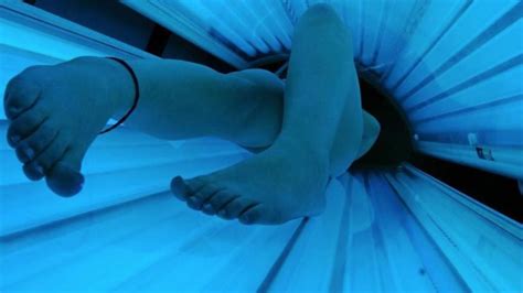 Bill To Ban Minors From Using Tanning Beds Moves To The Senate
