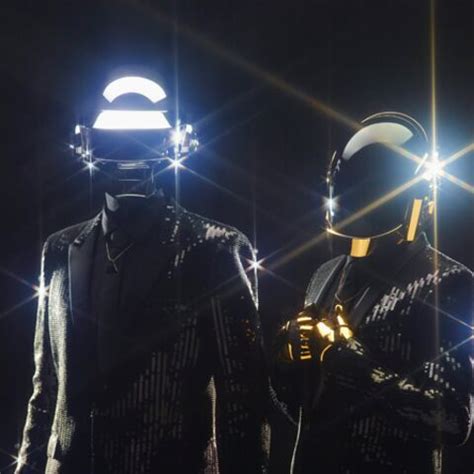 dæft pʌŋk), est un groupe de musique électronique français, originaire de paris. Le vrai visage des Daft Punk - Gala