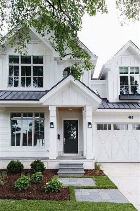 63 Most Beautiful White Farmhouse Exterior Design Ideas For 2019 43