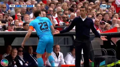 Feyenoord start a counter attack. Feyenoord - Heracles Almelo - YouTube