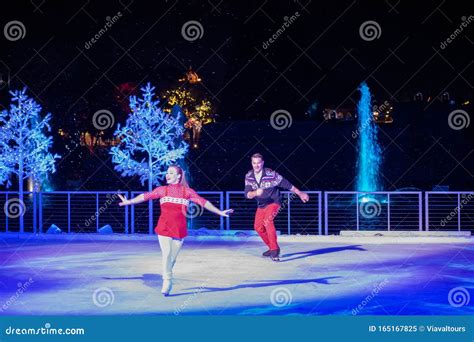 Winter Wonderland On Ice At Seaworld`s Christmas Celebration 103