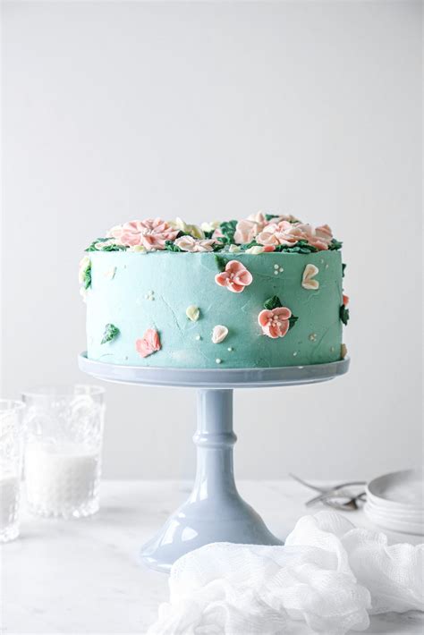 Layered Vanilla Cake With Buttercream Flowers Buttercream Flowers