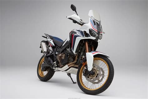 Honda's africa twin lineup is so good it's an embarrassment of riches. Honda Africa Twin 2018 : La CRF1000L évolue déjà - Moto ...