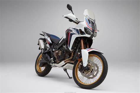 First, you get seven levels of honda selectable torque control. Honda Africa Twin 2018 : La CRF1000L évolue déjà - Route