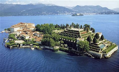 Lago maggiore to drugie co do wielkości jezioro we włoszech (ma powierzchnię 212 km). Luoghi turistici da visitare in Piemonte