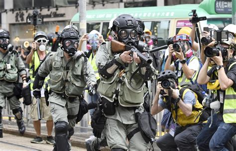 Mal was über arbeitskämpfe ich china. Proteste in Hongkong: Festnahmen, Tränengas und Warnschuss ...