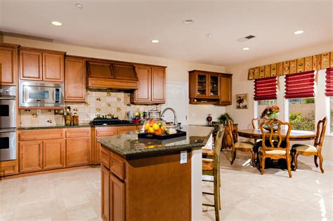 Maybe you would like to learn more about one of these? Roomy eat-in kitchen with Viking appliances | Viking ...