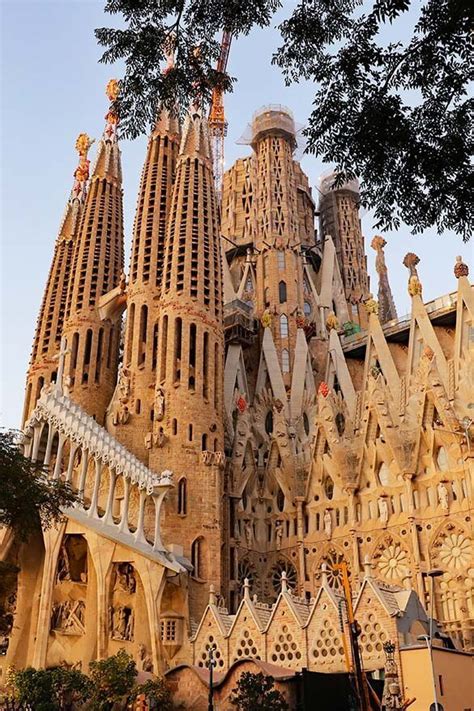 Best Gaudi Tour In Barcelona See All Famous Gaudí Buildings In 1 Day