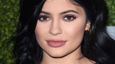 Kylie Jenner Just Unveiled One Of Her New Lip Kit Colors And It’s Very Pink