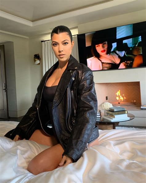 With sisters kim and khloé, kardashian is involved in the. KOURTNEY KARDASHIAN - Instagram Photos 01/30/2020 - HawtCelebs