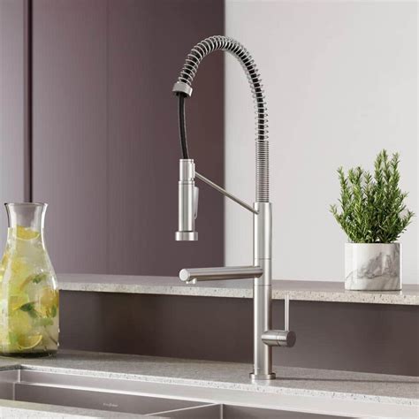 Swiss Madison Novuet Single Handle Pull Down Sprayer Kitchen Faucet