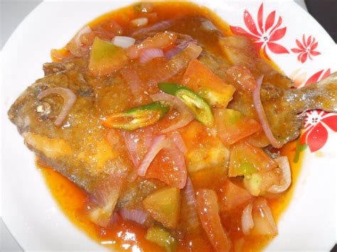 Ikan bawal sweet sour adalah lauk kegemaran nana. Dapur Kecil Norul: Bawal Sweet Sour