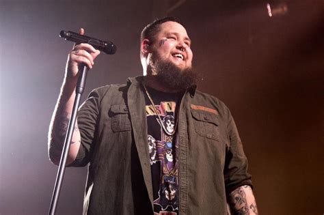 Alexia crawford — human 03:17. Rag'n'Bone Man gives up his dog and bone