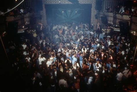 25 Photos That Really Show How Crazy Nyc Clubs Were In The 90s