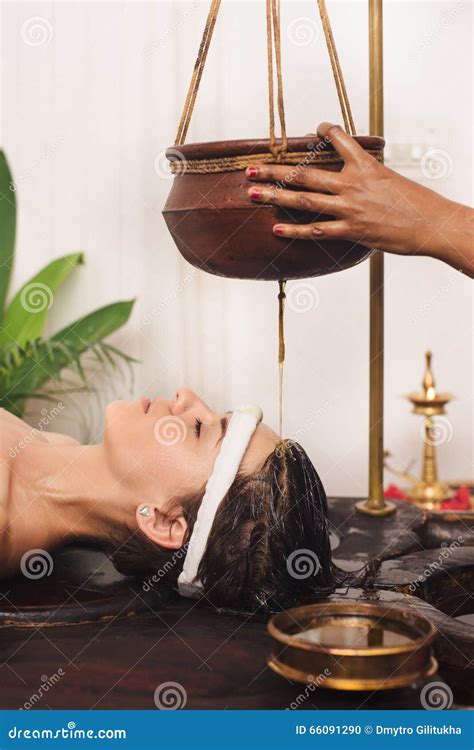 Ayurvedic Shirodhara Procedure Indian Massage On The Ancient Technique Of Shirodhara The Best