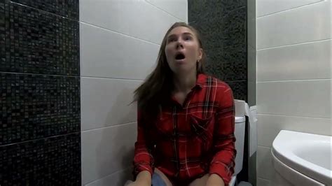 Dumb And Dumber Toilet Scene Recreation Girl Version Reupload Youtube