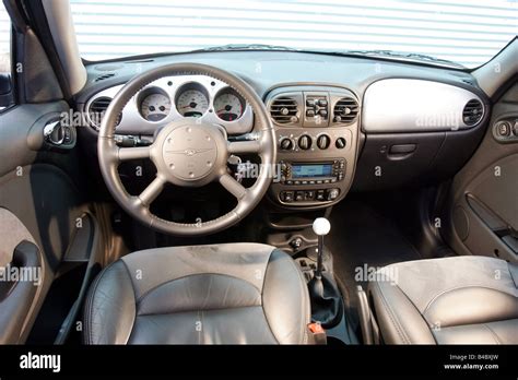 Chrysler Pt Cruiser Crd Hi Res Stock Photography And Images Alamy