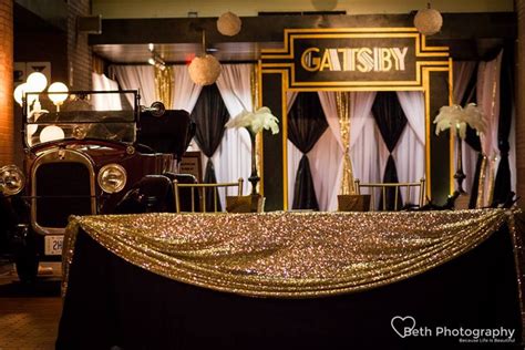What to wear for the great gatsby theme party? 50 Great Gatsby Party Decor Ideas 36 | Gatsby party ...
