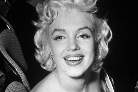 Norma jeane mortenson, в крещении но́рма джин бе́йкер, англ. Marilyn Monroe's 1955 Resolutions Put Your New Year's List to Shame | Vanity Fair