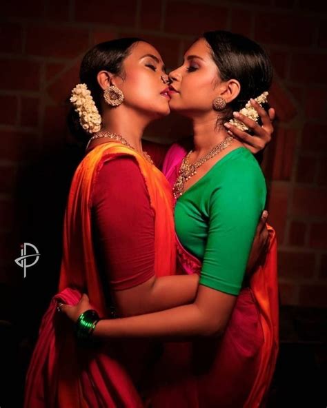 Saree Kiss R Indialesbian