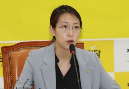 정의당 장혜영 개인의 '존엄' 지키는 정치인 되겠다 i 21대 국회의원 초심 박제프로젝트 #26 i 정치합니다. "만 65세 중증장애인들, 기존과 동일한 서비스 받을 수 있어"