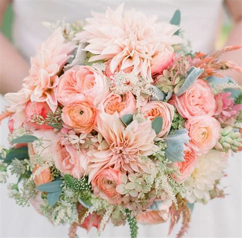 Best Wedding Flowers 13 Gorgeous Bridal Bouquets In Every Color Of The Rainbow Glamour
