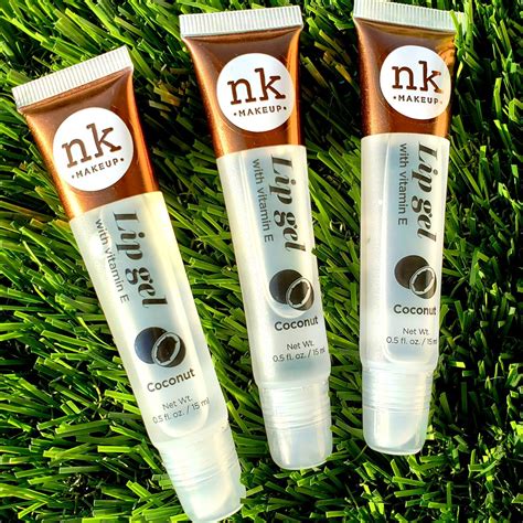 Coconut oil works wonders if used as a lip balm. NK Lip Gel Lipgloss | Coconut Oil