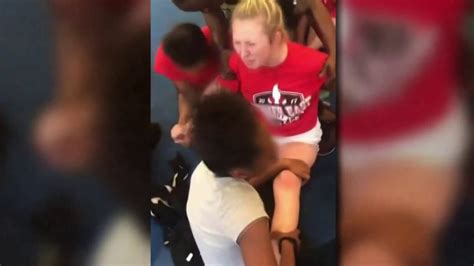 La Coach Accused Of Injuring Cheerleader While Forcing Her Into A