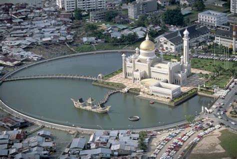 Saddam hussein was the president from 1979 until the disbandment of the ba'ath party. Brunei Reiseführer, Reisetipps, Tourismus