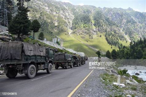 Indian Army Border Photos And Premium High Res Pictures Getty Images