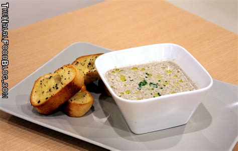 Mushroom Soup And Garlic Bread Flo Food Lovers Only The Halal