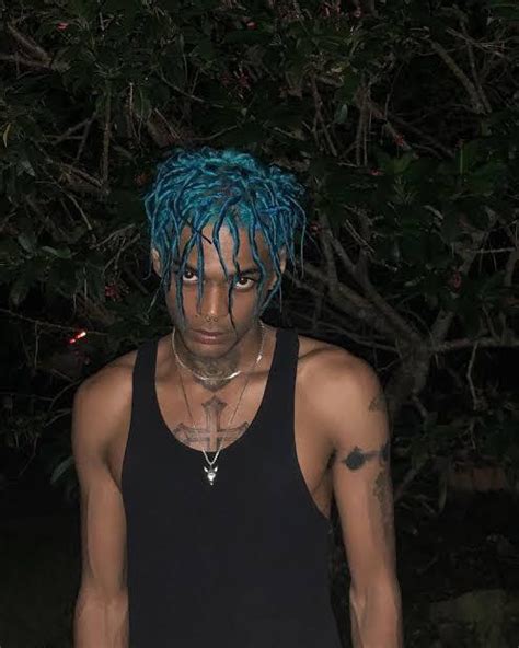 Rare Pic Or X When He First Dyed His Hair Blue Rxxxtentacion
