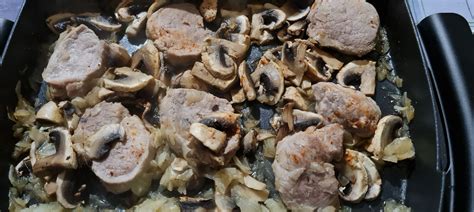 Filet Mignon à la Crème et aux Champignons