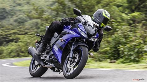 Yamaha hasn't tinkered around with the styling of the new r15, and it. Yamaha R15 V3 ABS- What else you can buy - BikeWale
