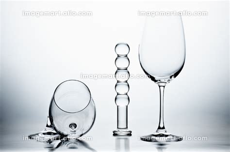Two Glasses With Dildoの写真素材 90338262 イメージマート