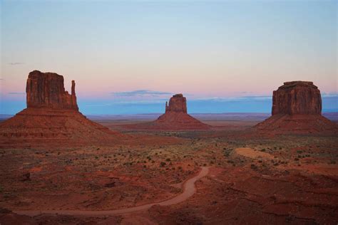 Monument Valley At Dusk Did Monument Valley Arches Np Canyonlands Np