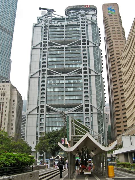 Most banks generally offer basic services such as transfers and bill payments. Hong Kong & Shanghai Bank Building | Boarding-Time