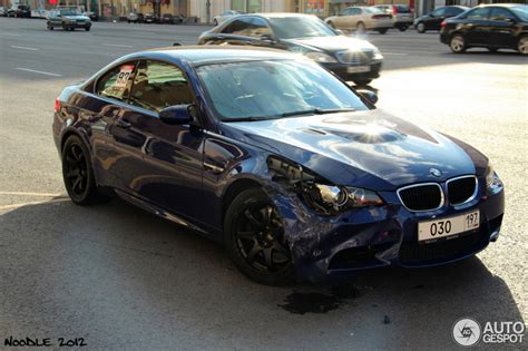 Bmw m3 e92 loses control on the exit of the variante ascari turn at monza circuit! Russia bmw crash