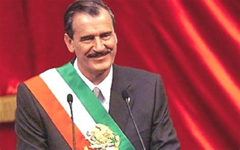 He is also a successful businessman. Vicente Fox, cómo hacerse millonario | Revista Replicante