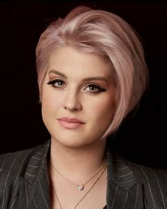 The tv personality, 36, admitted she doesn't talk to aimee, 37, and said they're really different. Kelly Osbourne Bio, Net Worth, Age, Boyfriend, Awards, Family, Nationality, Weight Loss, Wiki, Facts