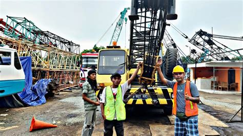 Lokomotif dan lori (lokomotive sand minecars) lokomotif dan lori merupakan salah satu alat angkut. Mengenal Alat Berat Crane Dan Jenis-jenis Crane - YouTube
