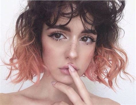 If you have a bob cut or a pixie cut, instead of colouring the back ends of your hair, dye the front shafts this august, idiva.com presents the style diaries. Simply kenna | Short hair color, Curly hair styles, Short ...