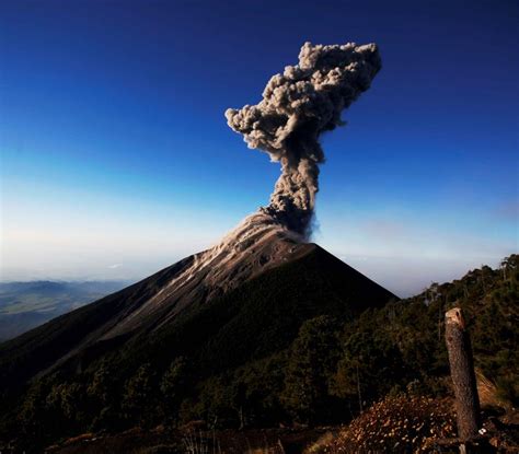 El Volcán De Fuego De Guatemala Tiene Entre 11 Y 16 Explosiones Por