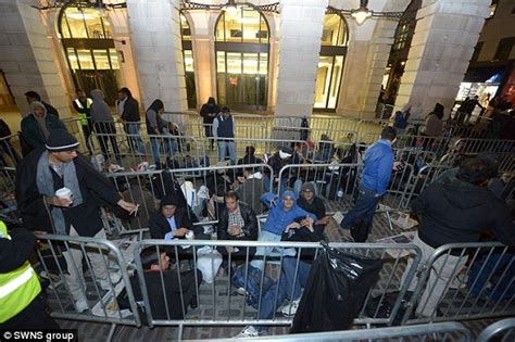 See full list on uk.embassy.gov.au Following: Many in the queue for an iPhone in Covent ...