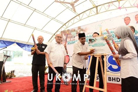 Seluruh rakyat negeri pahang berkabung selama empat puluh hari di atas kemangkatan ini. KERAJAAN PAHANG MAHU PASTIKAN RAKYAT NEGERI INI MILIKI ...