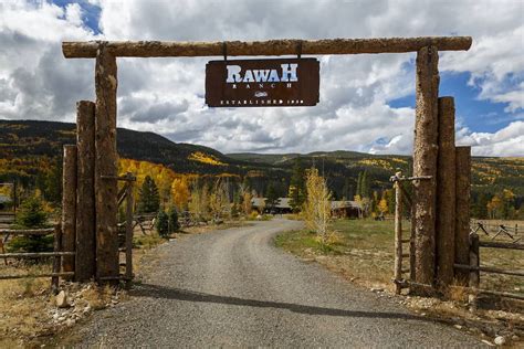 Your Horse Ranch Can Take On A Western Look No Matter Where You Live
